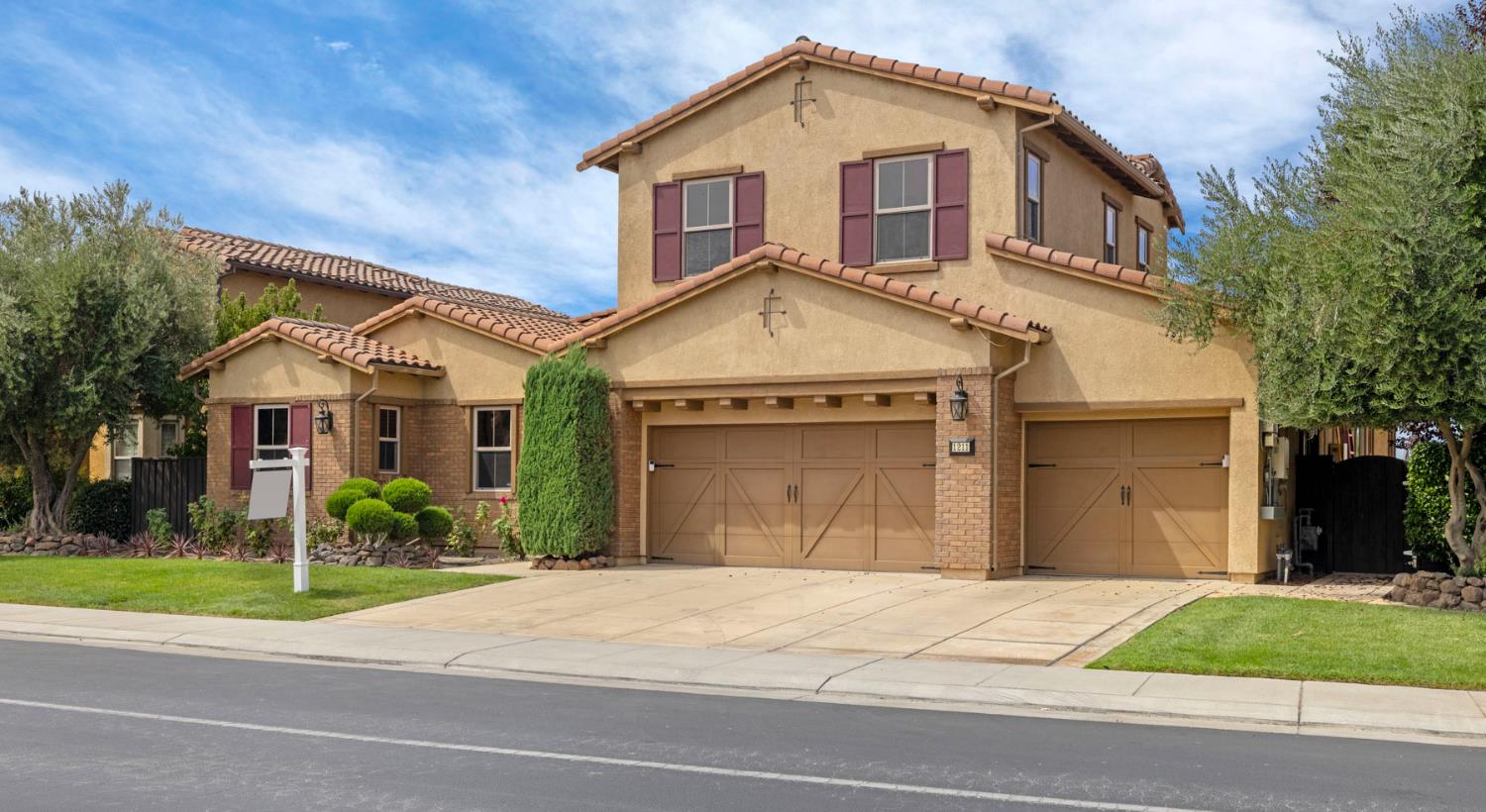 1211 Como Dr, Manteca, CA 95337