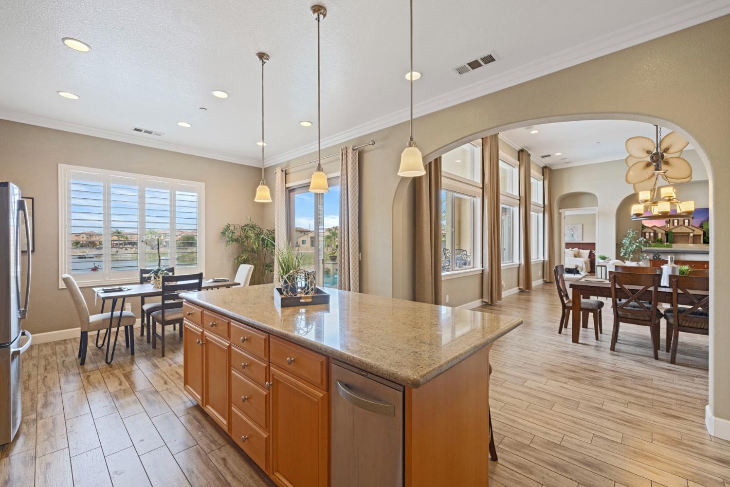 1211 Como Dr, Manteca, CA 95337