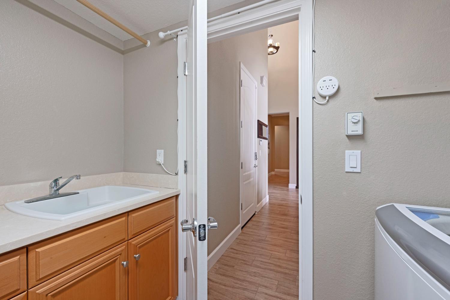 1211 Como Dr, Manteca, CA 95337