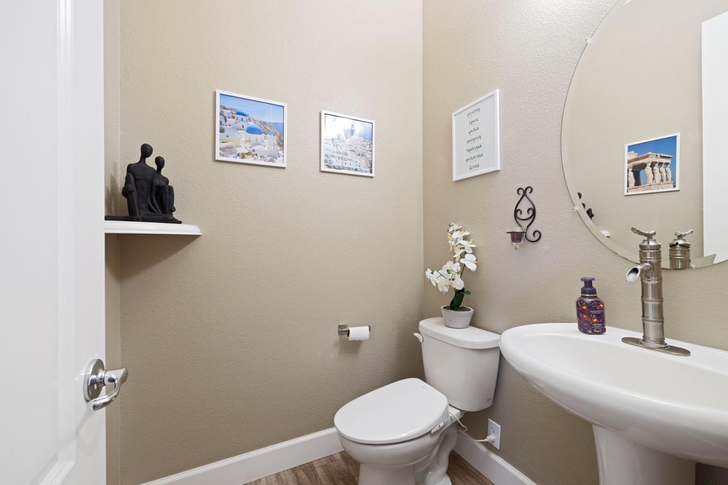 1211 Como Dr, Manteca, CA 95337