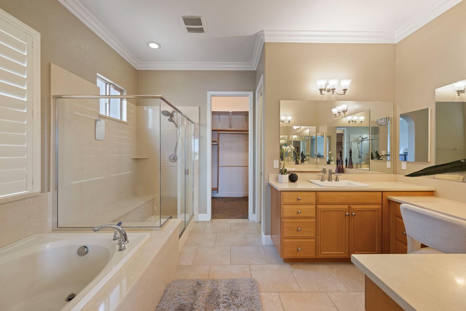 1211 Como Dr, Manteca, CA 95337