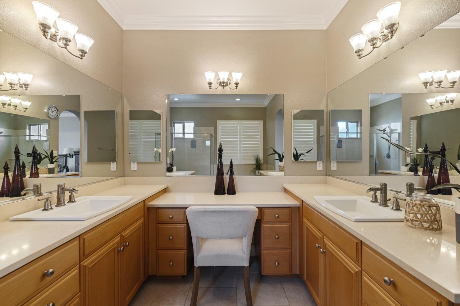 1211 Como Dr, Manteca, CA 95337
