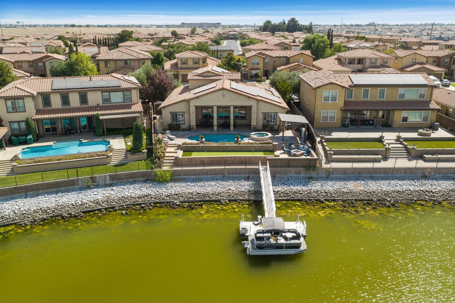 1211 Como Dr, Manteca, CA 95337
