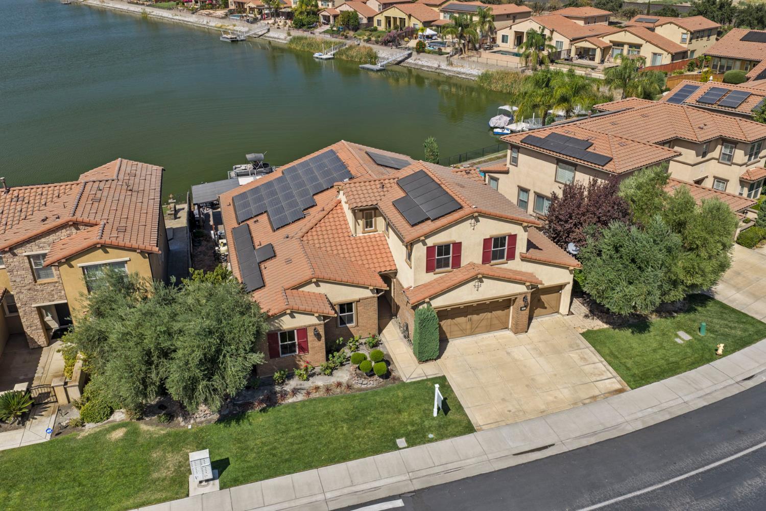 1211 Como Dr, Manteca, CA 95337