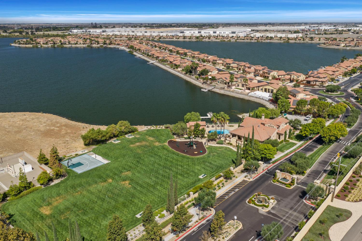 1211 Como Dr, Manteca, CA 95337