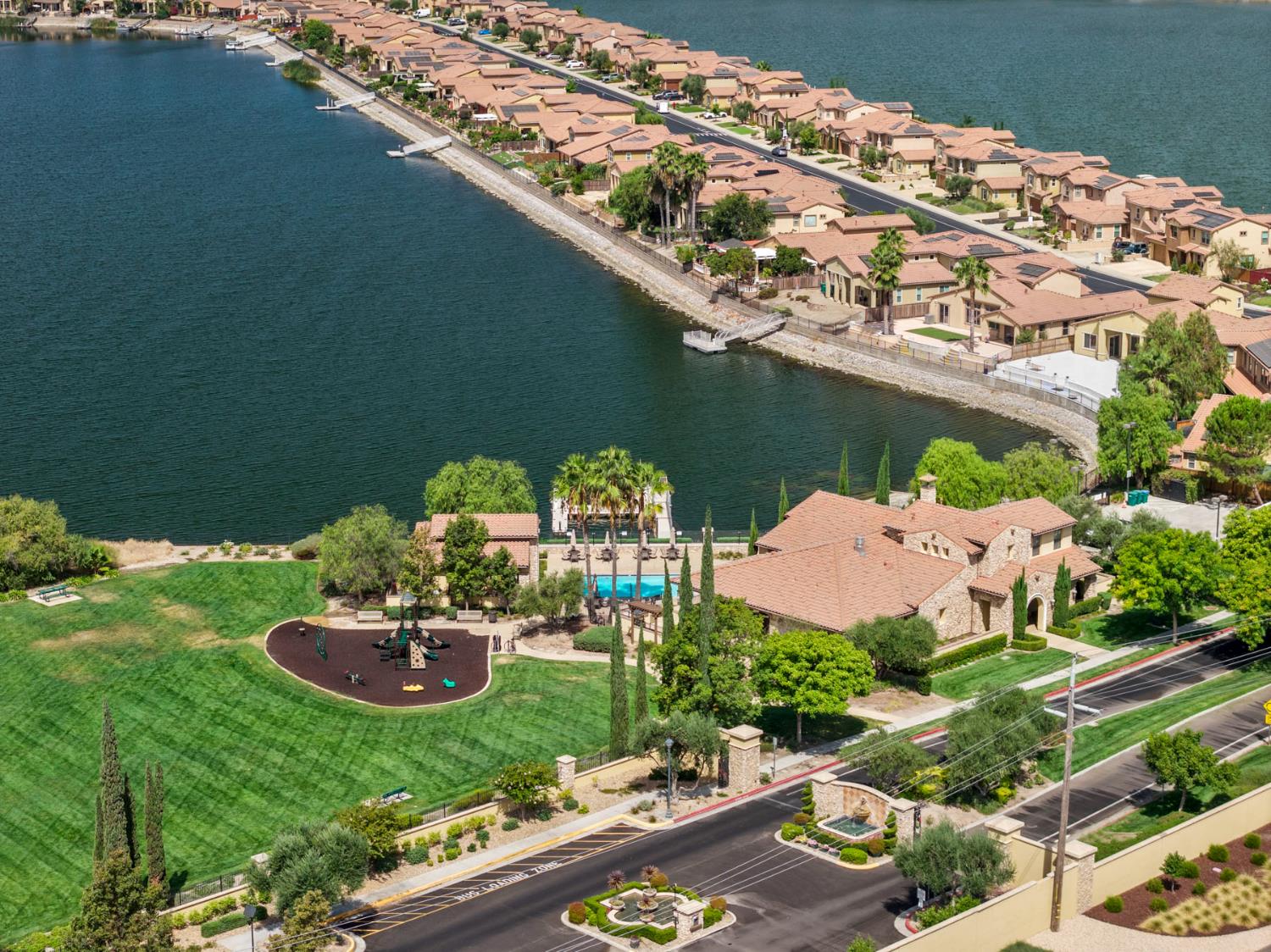 1211 Como Dr, Manteca, CA 95337