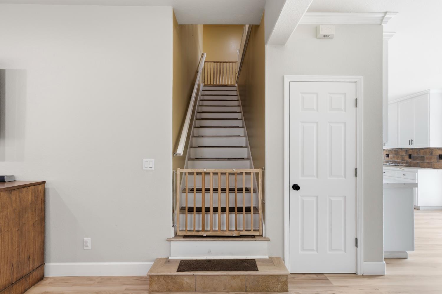 13102 Rivercrest Dr, Waterford, CA 95386
