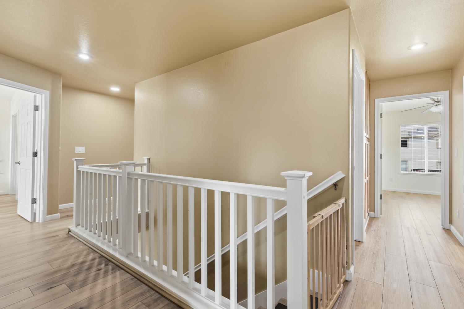 13102 Rivercrest Dr, Waterford, CA 95386