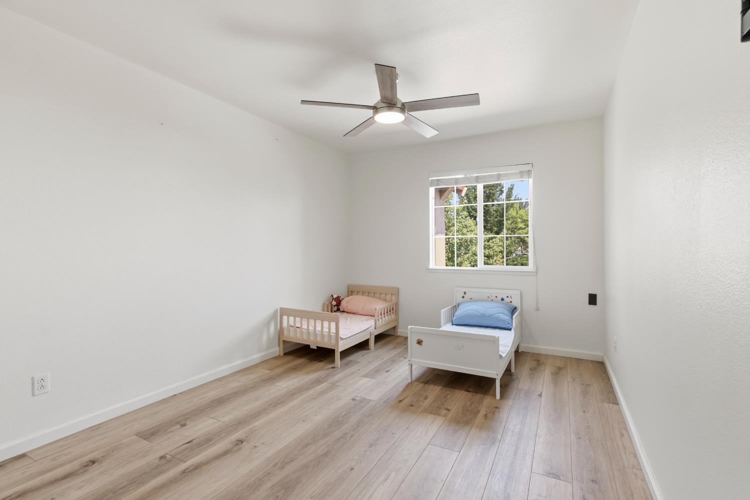 13102 Rivercrest Dr, Waterford, CA 95386