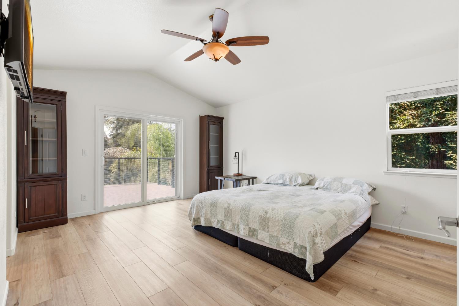 13102 Rivercrest Dr, Waterford, CA 95386