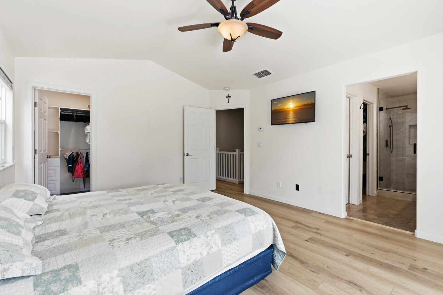 13102 Rivercrest Dr, Waterford, CA 95386