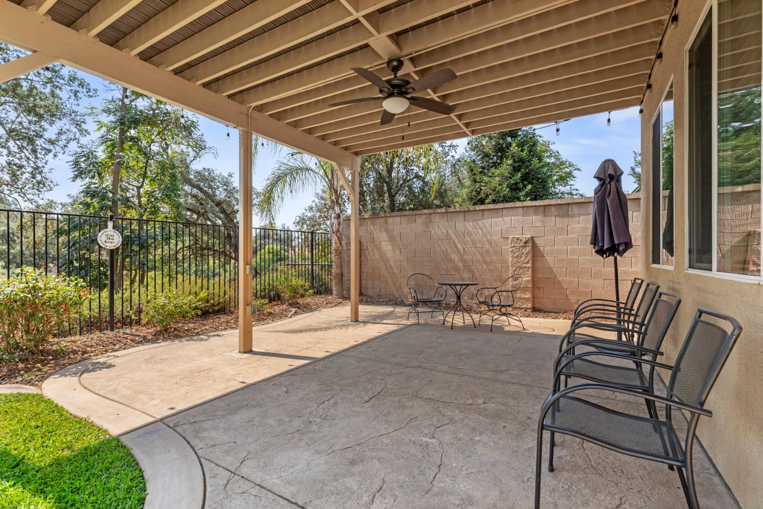 13102 Rivercrest Dr, Waterford, CA 95386