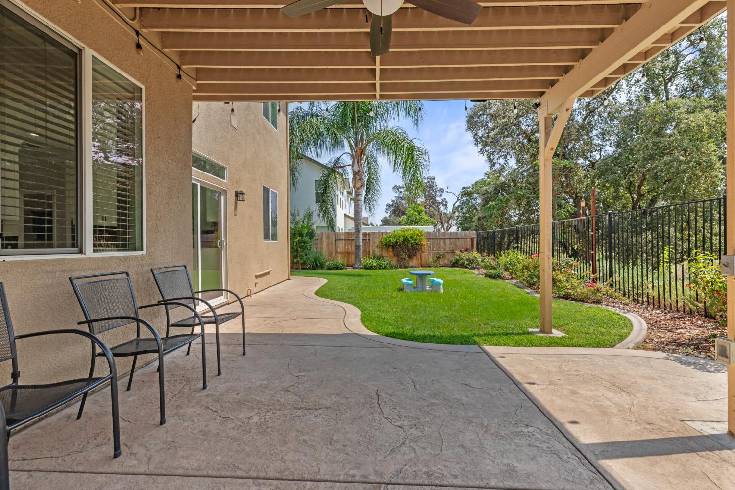 13102 Rivercrest Dr, Waterford, CA 95386