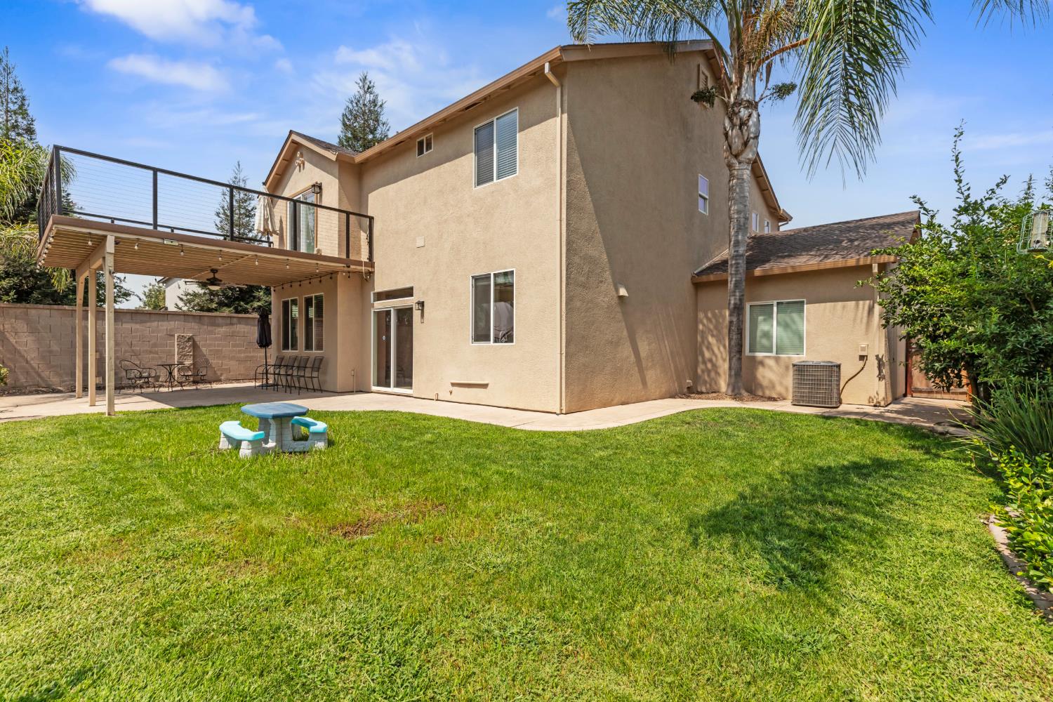 13102 Rivercrest Dr, Waterford, CA 95386