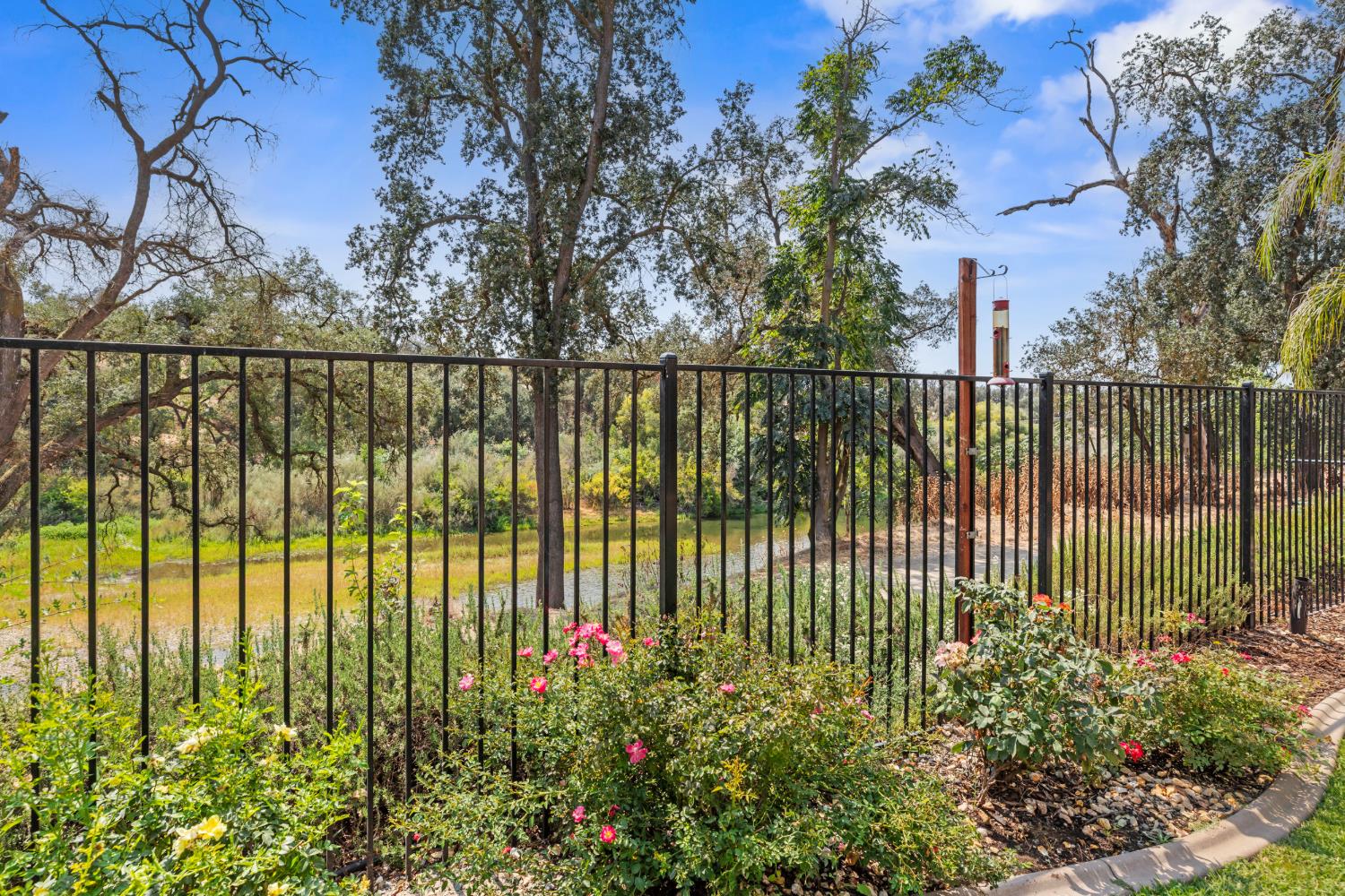 13102 Rivercrest Dr, Waterford, CA 95386