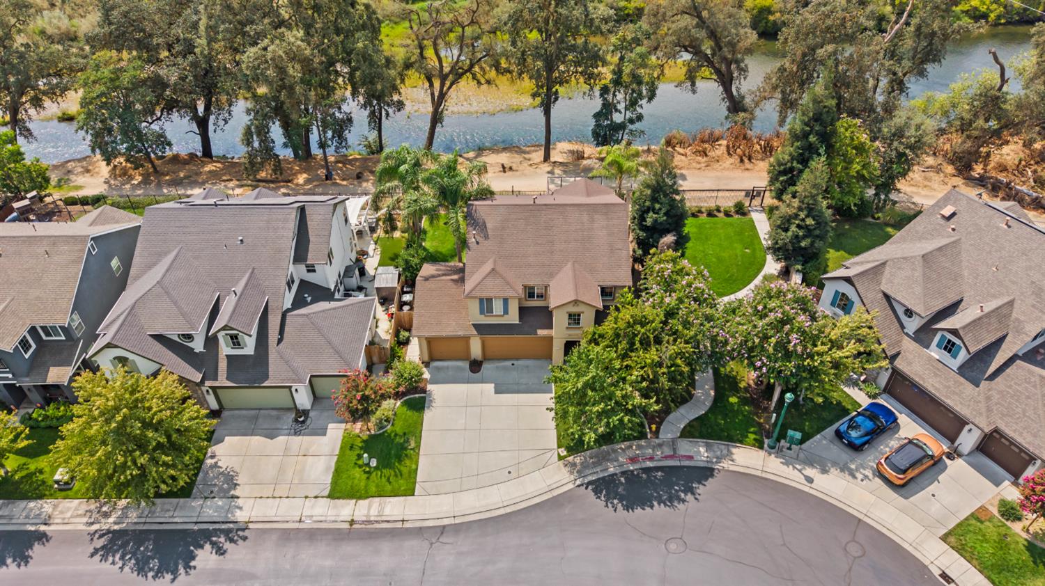 13102 Rivercrest Dr, Waterford, CA 95386