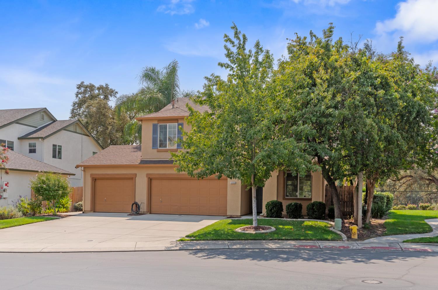13102 Rivercrest Dr, Waterford, CA 95386