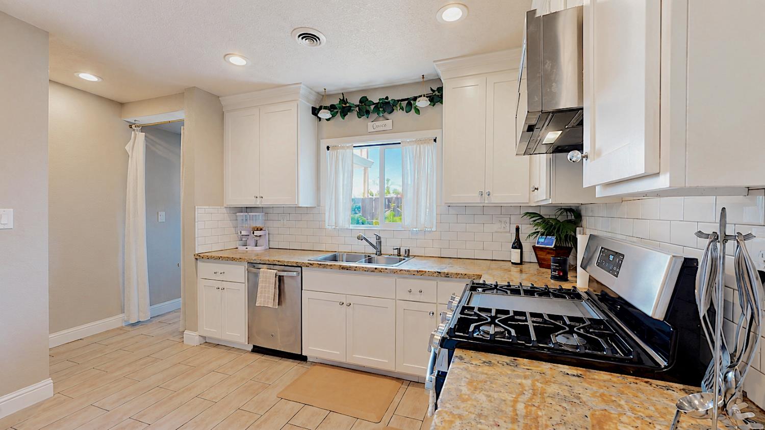 1729 Ohio Ave, Modesto, CA 95358