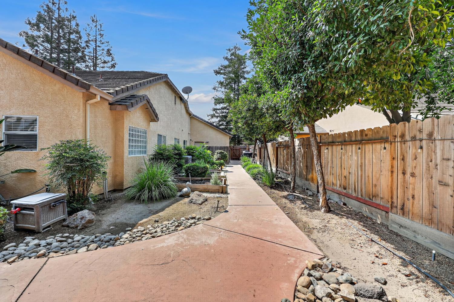 1755 E Tuolumne Rd, Turlock, CA 95382