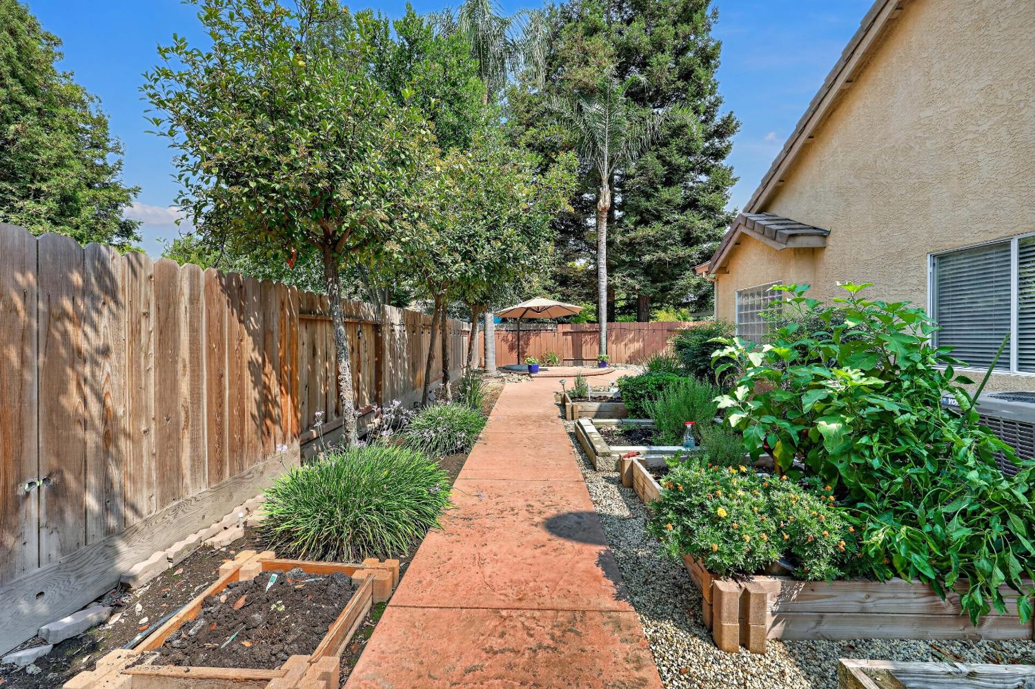 1755 E Tuolumne Rd, Turlock, CA 95382