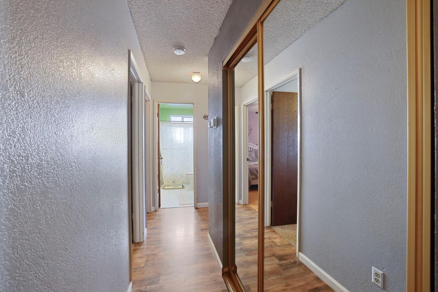 1033 Pepperwood Dr, Manteca, CA 95336