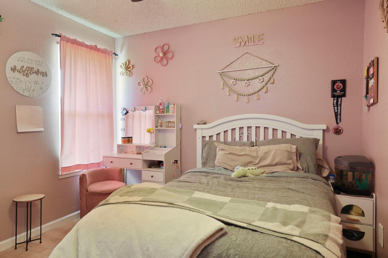 1033 Pepperwood Dr, Manteca, CA 95336