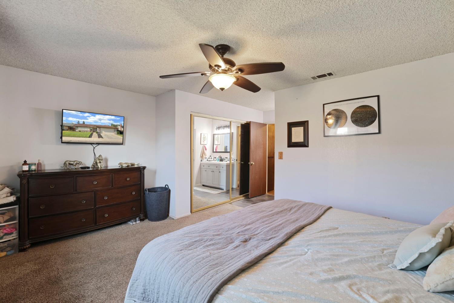 1033 Pepperwood Dr, Manteca, CA 95336
