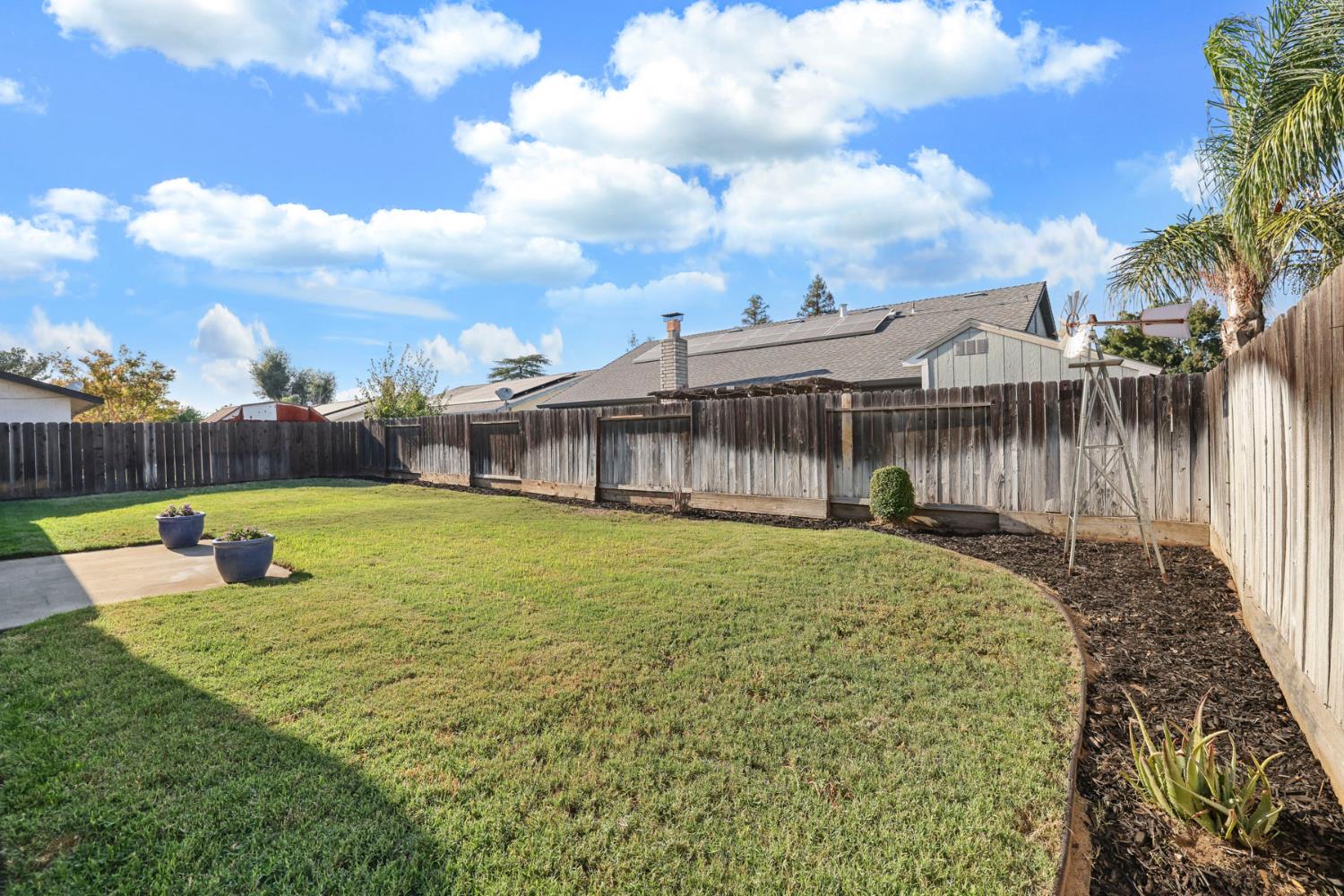1033 Pepperwood Dr, Manteca, CA 95336