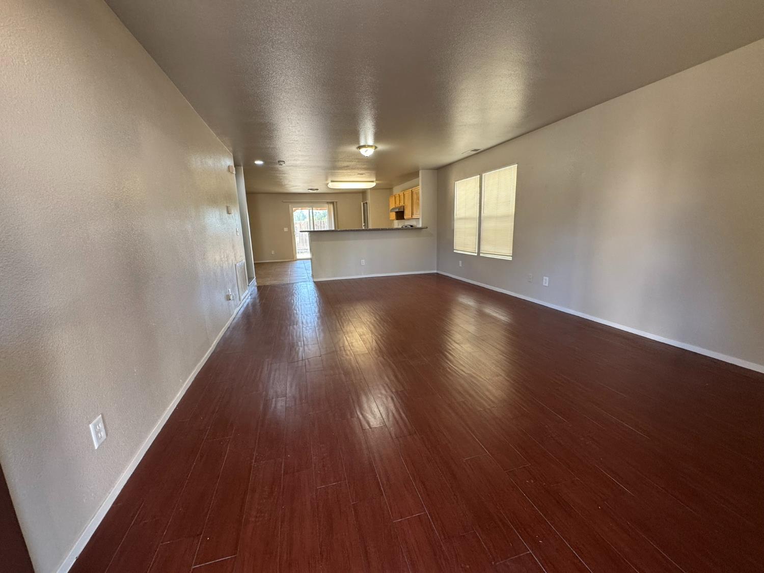 1260 Brightday Dr, Merced, CA 95348