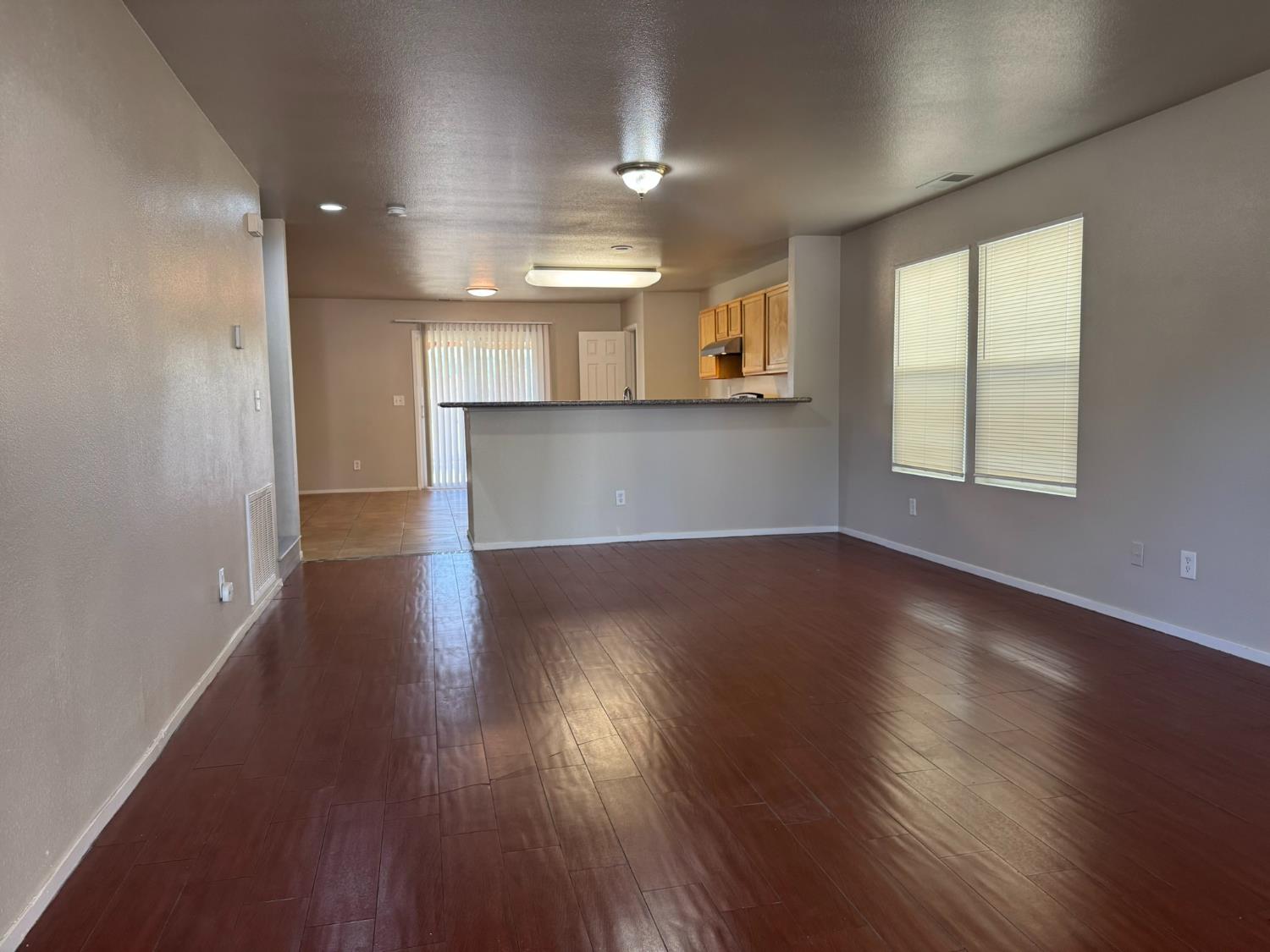 1260 Brightday Dr, Merced, CA 95348