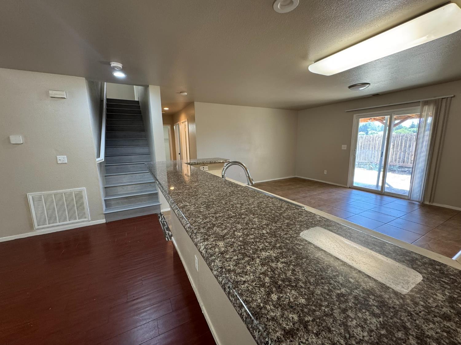 1260 Brightday Dr, Merced, CA 95348
