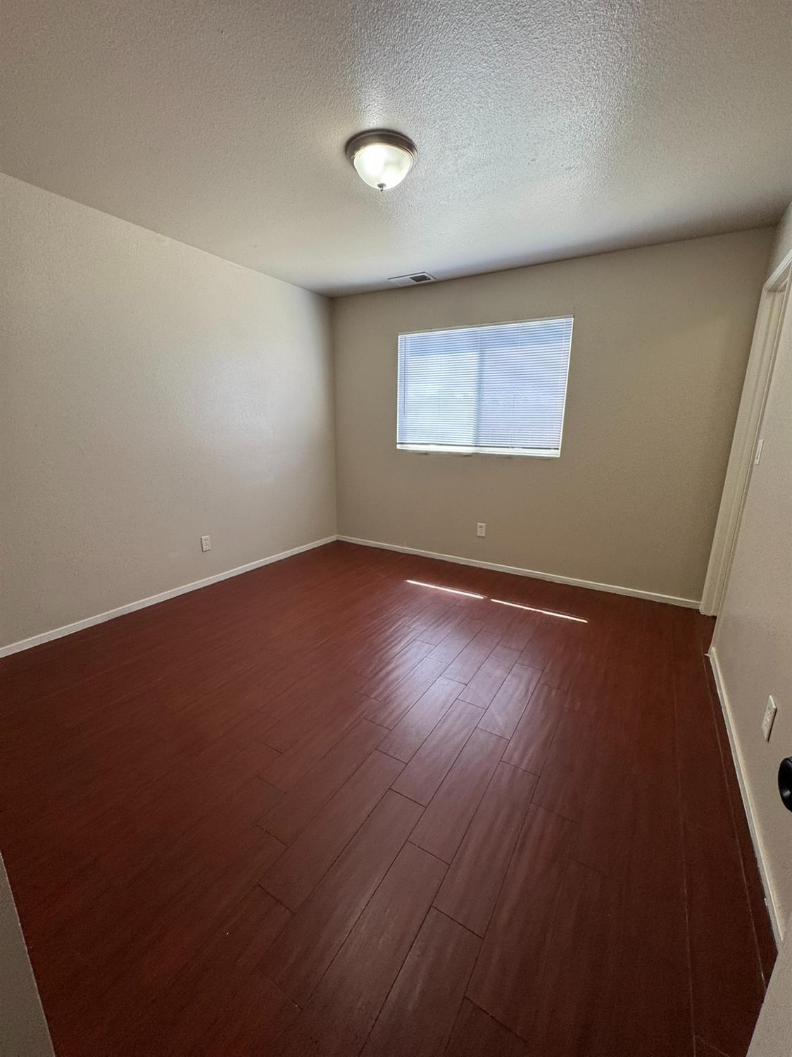 1260 Brightday Dr, Merced, CA 95348