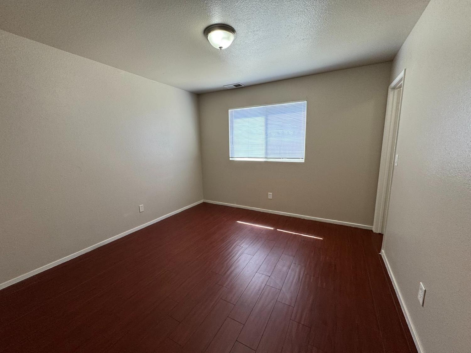 1260 Brightday Dr, Merced, CA 95348