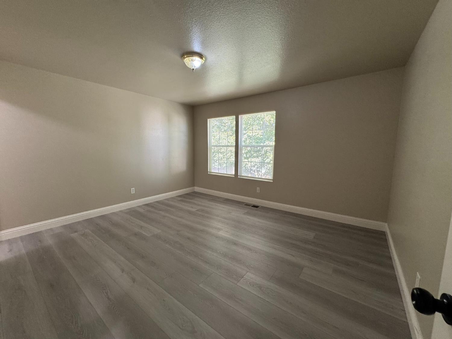 1260 Brightday Dr, Merced, CA 95348