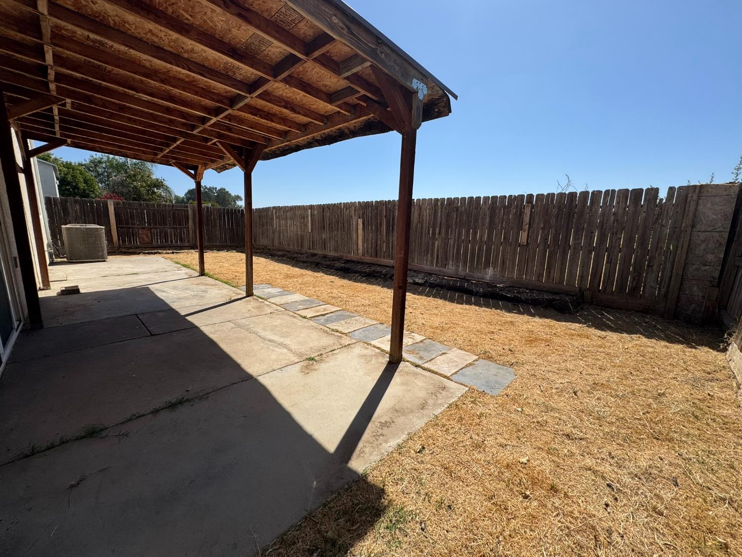 1260 Brightday Dr, Merced, CA 95348