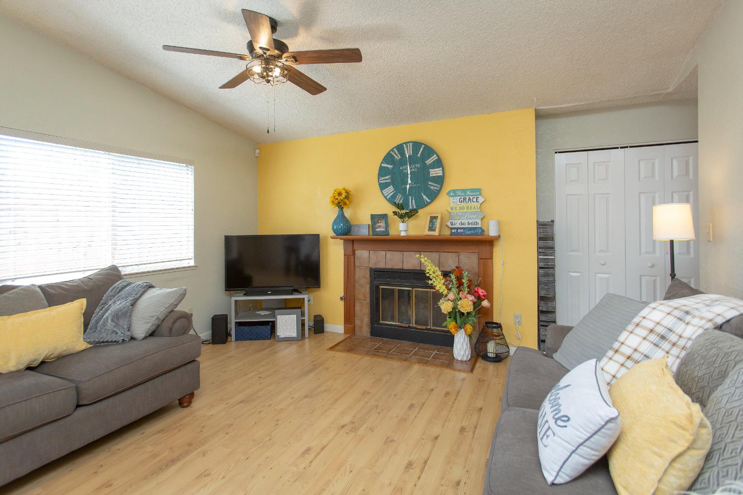 805 Perlette Way, Modesto, CA 95356