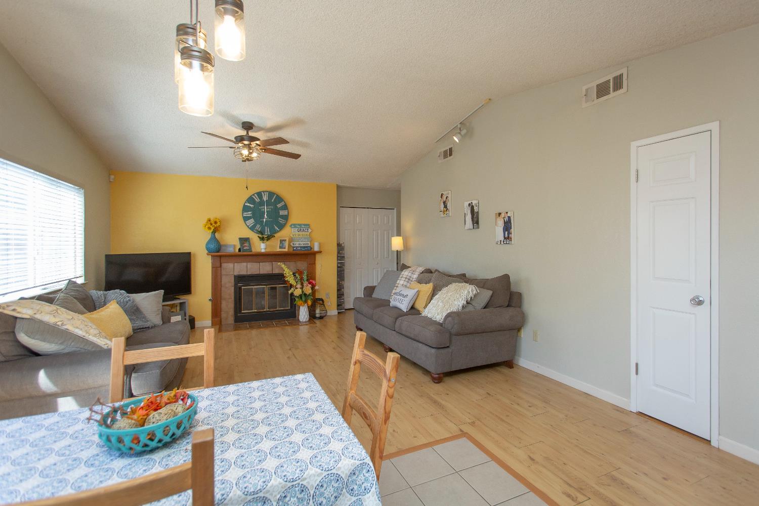 805 Perlette Way, Modesto, CA 95356