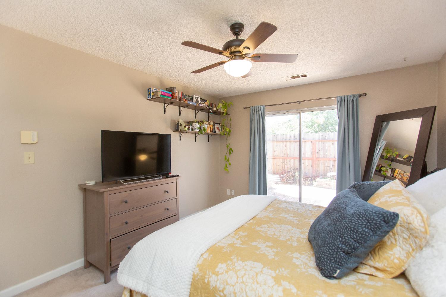 805 Perlette Way, Modesto, CA 95356