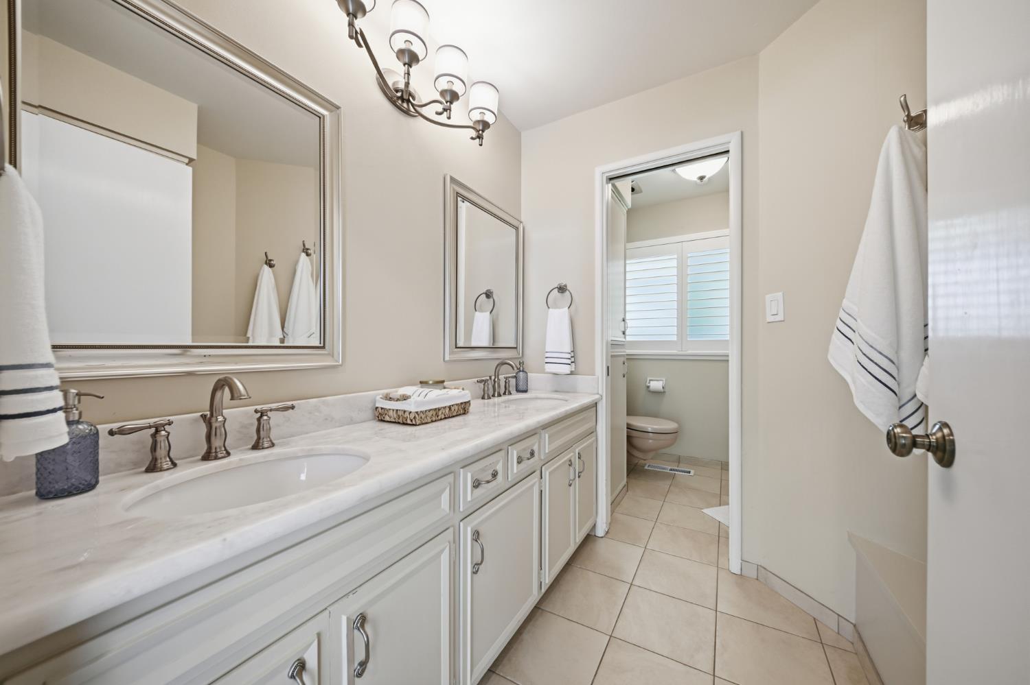 2653 E North Bear Creek Dr, Merced, CA 95340