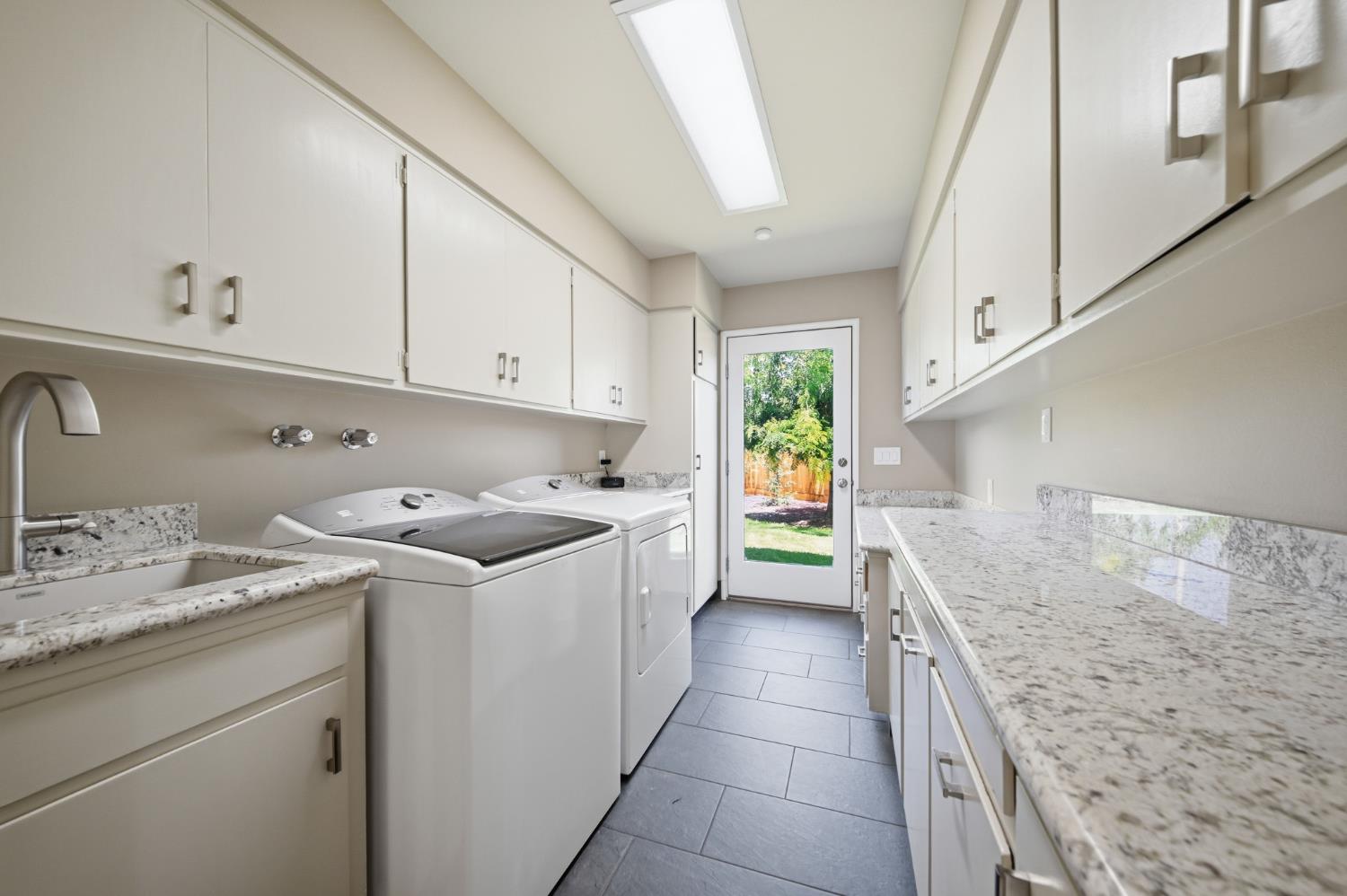 2653 E North Bear Creek Dr, Merced, CA 95340