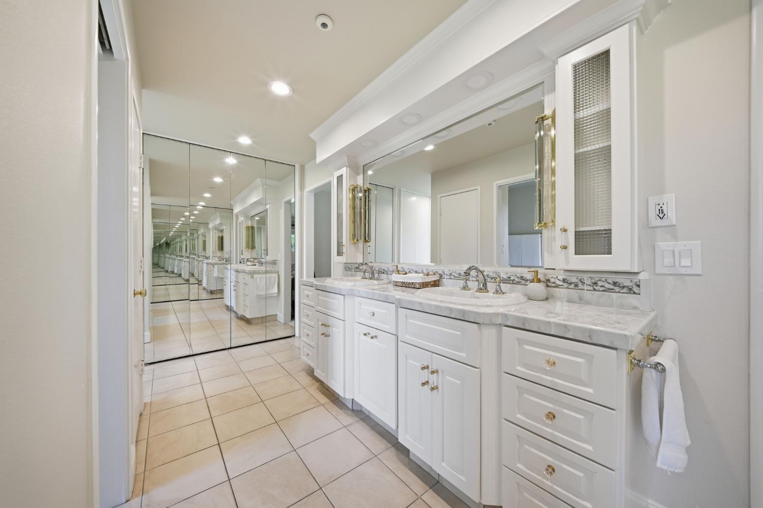 2653 E North Bear Creek Dr, Merced, CA 95340