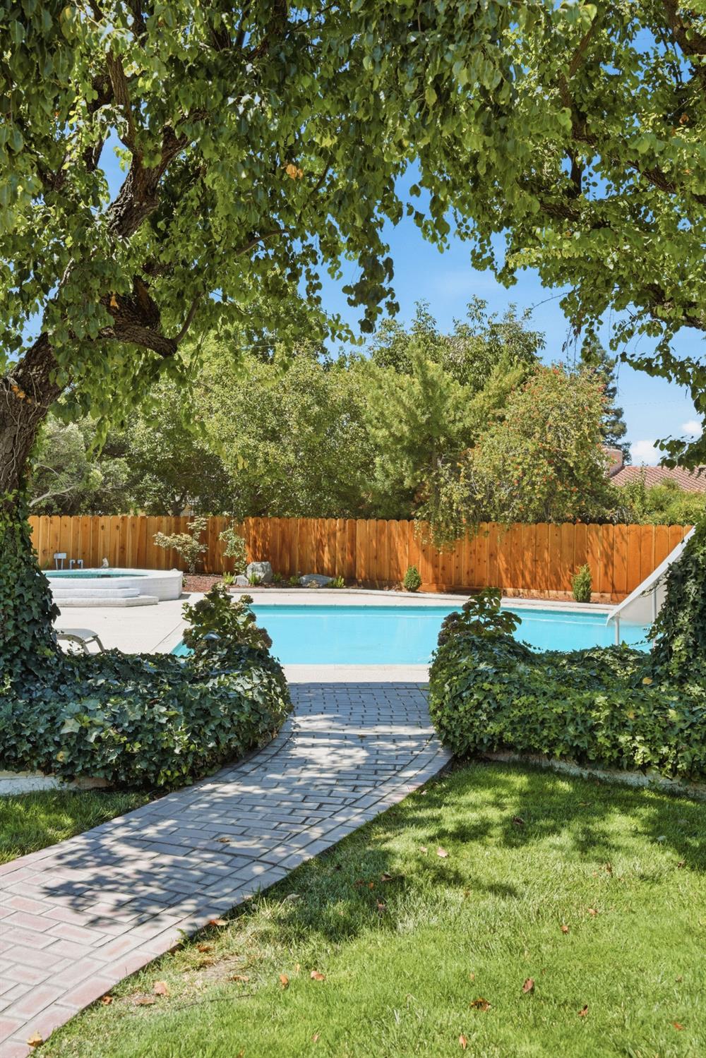 2653 E North Bear Creek Dr, Merced, CA 95340