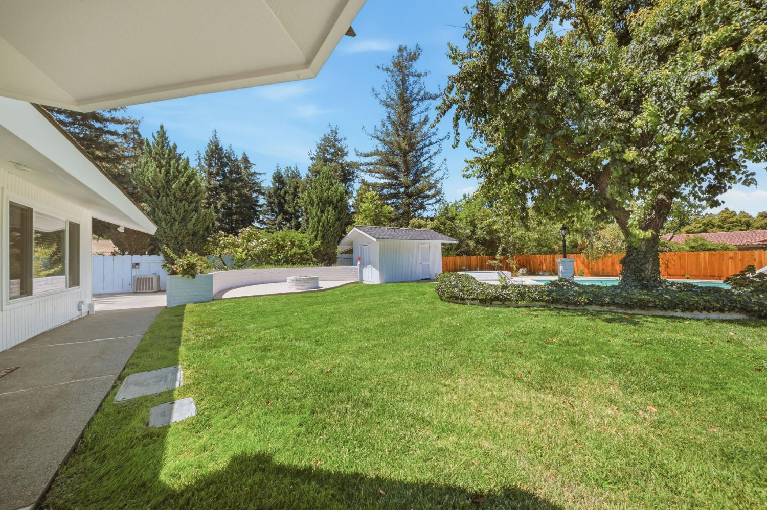 2653 E North Bear Creek Dr, Merced, CA 95340
