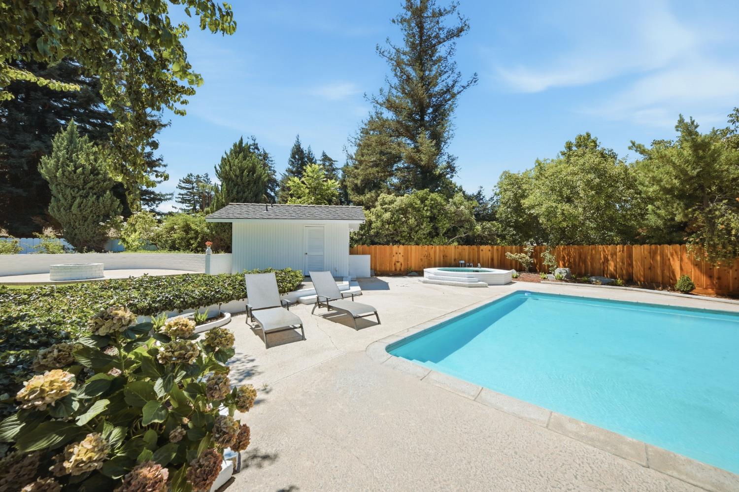 2653 E North Bear Creek Dr, Merced, CA 95340