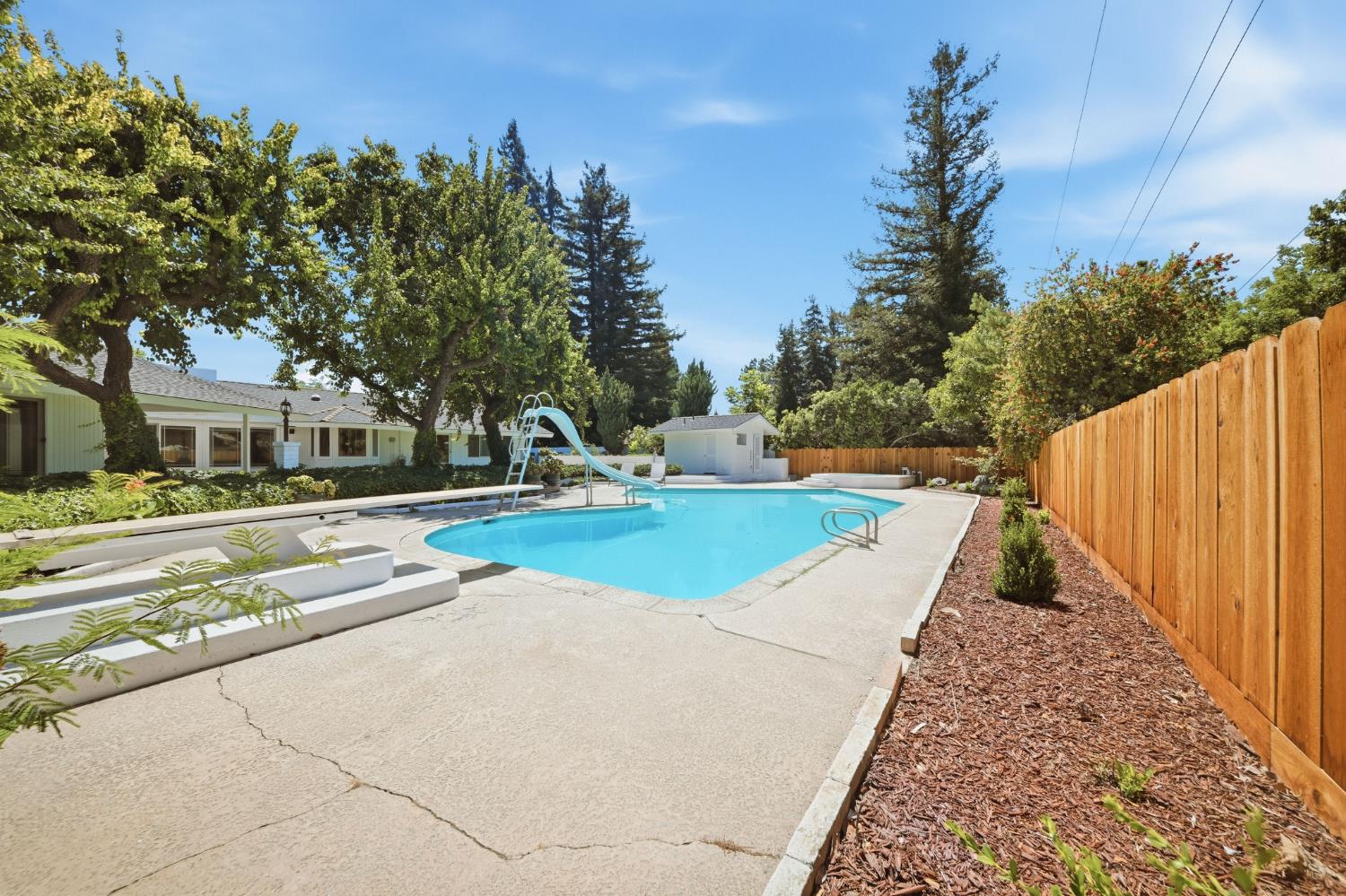 2653 E North Bear Creek Dr, Merced, CA 95340