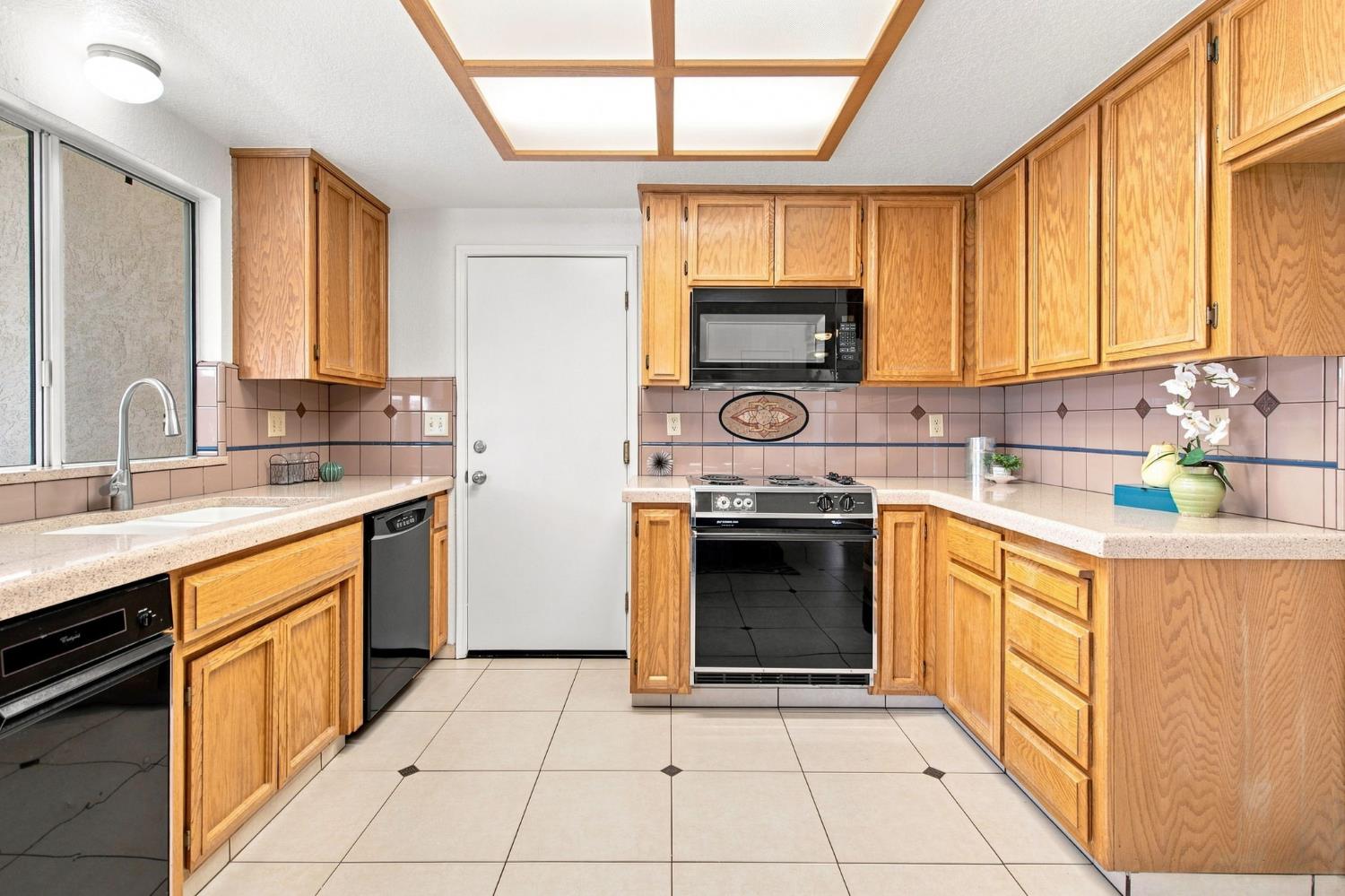2100 Northridge Dr, Modesto, CA 95350