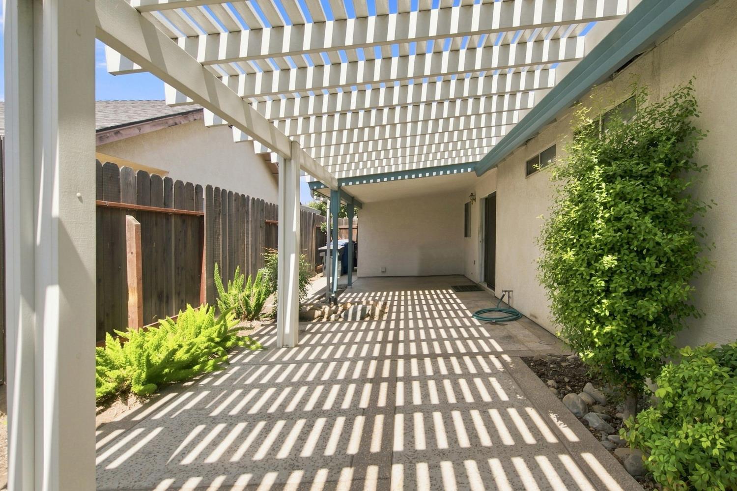 2100 Northridge Dr, Modesto, CA 95350