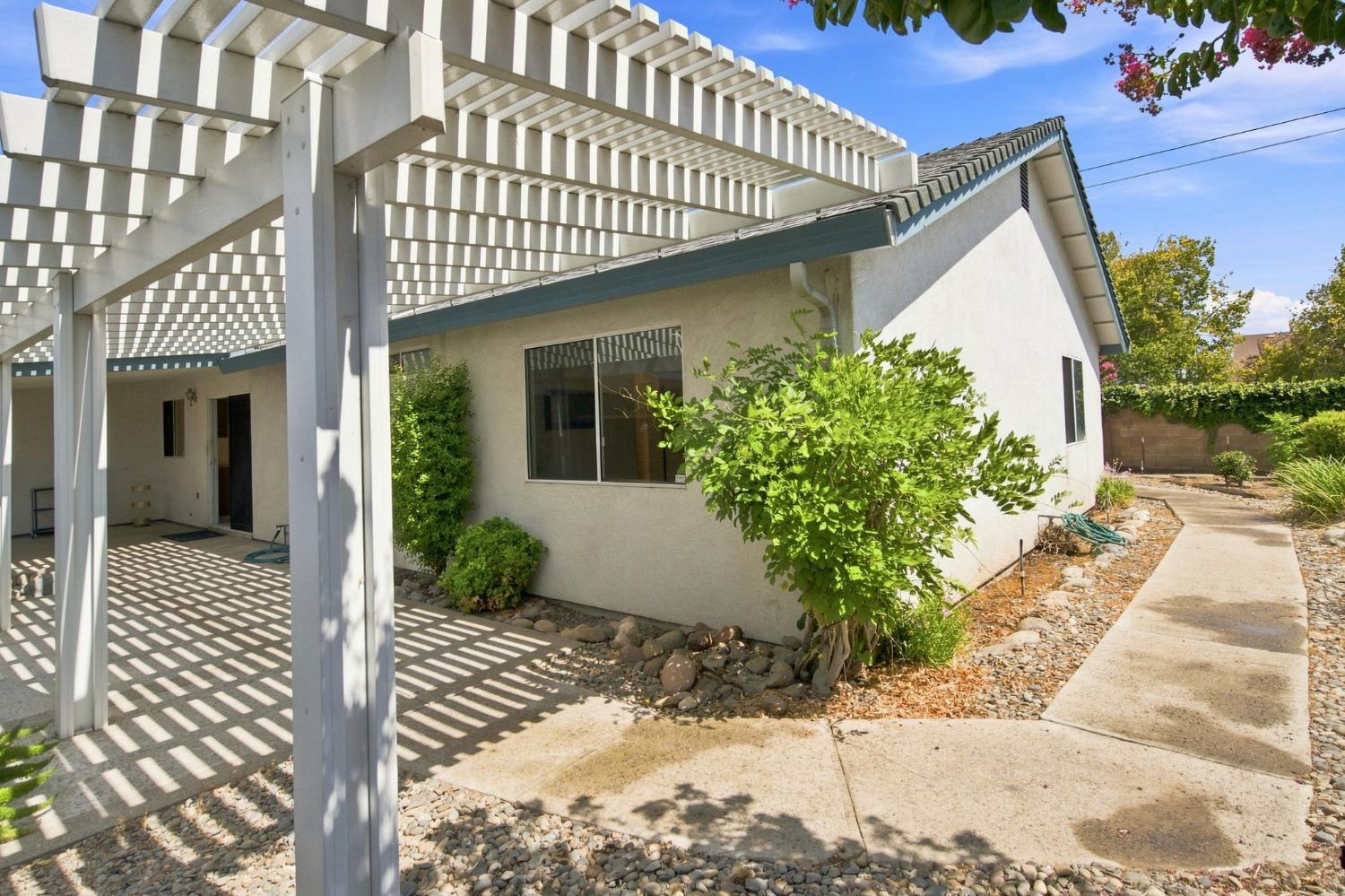 2100 Northridge Dr, Modesto, CA 95350