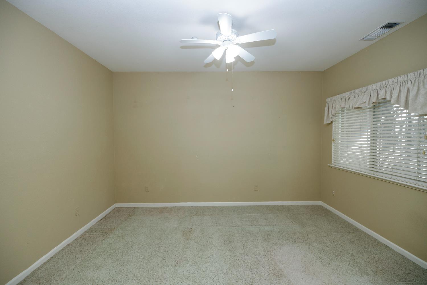 1807 Tartan Rd, Turlock, CA 95382