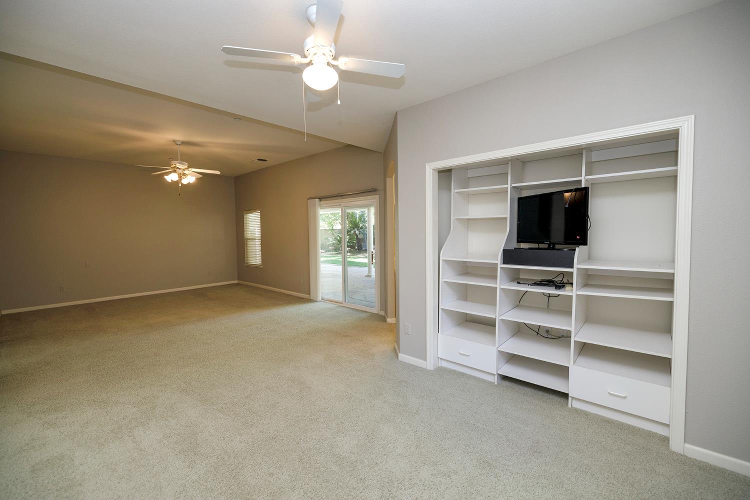 1807 Tartan Rd, Turlock, CA 95382